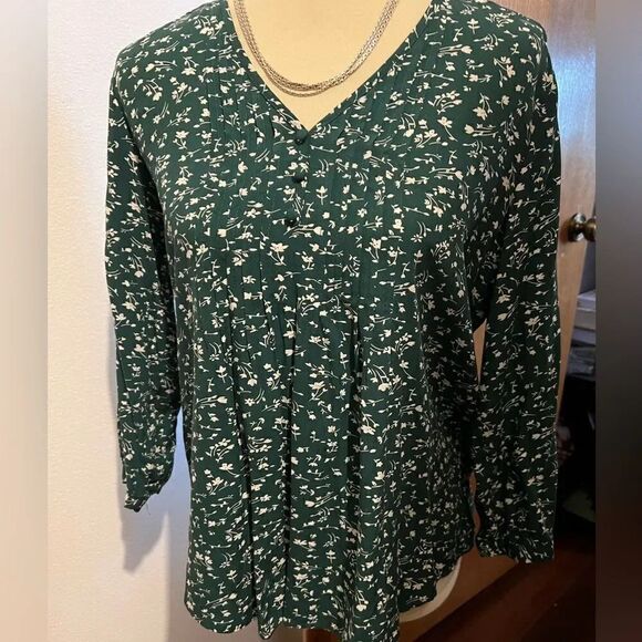 NWOT Fun2Fun 3/4 Sleeve Green and White Blouse Size Small #103 - Picture 1 of 9